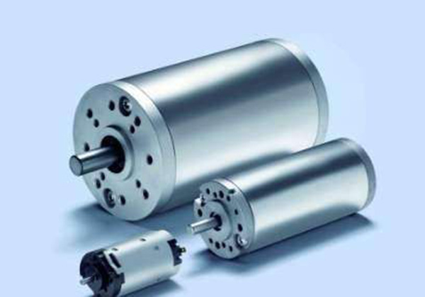 工業(yè)機(jī)器人電機(jī)
